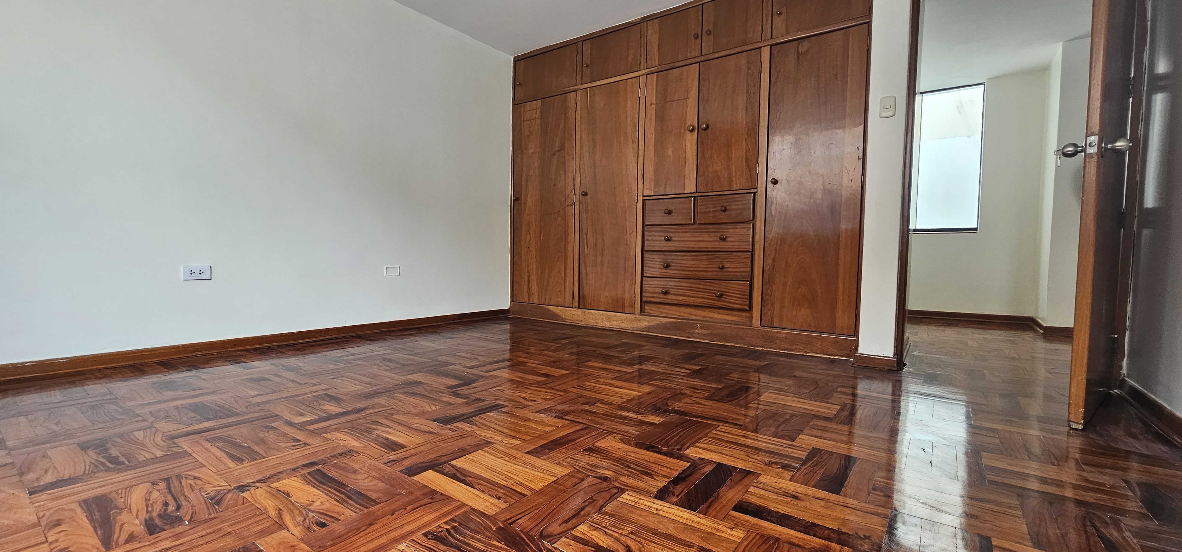 Estratégico Local en Av.Fátima