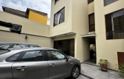 Miniatura 3 de Renovada Elegancia en una Ubicación Privilegiada:Casa en el Corazón de El Golf,Trujillo
