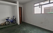 Miniatura 3 de Gran Oportunidad: Casa Amplia con Potencial para Vivienda y Negocio