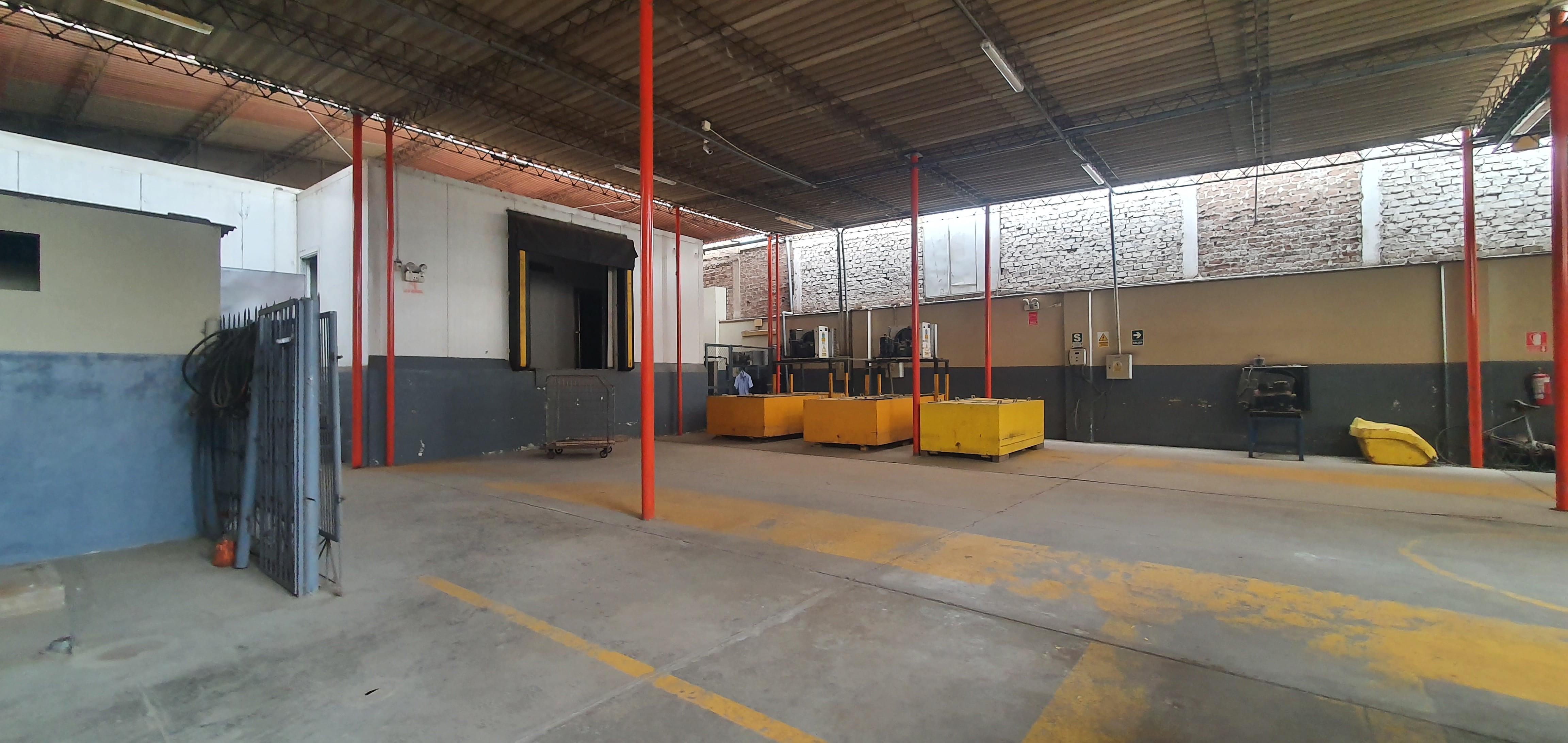 Tremendo Local para Almacenes muy cerca al Mercado La Unión
