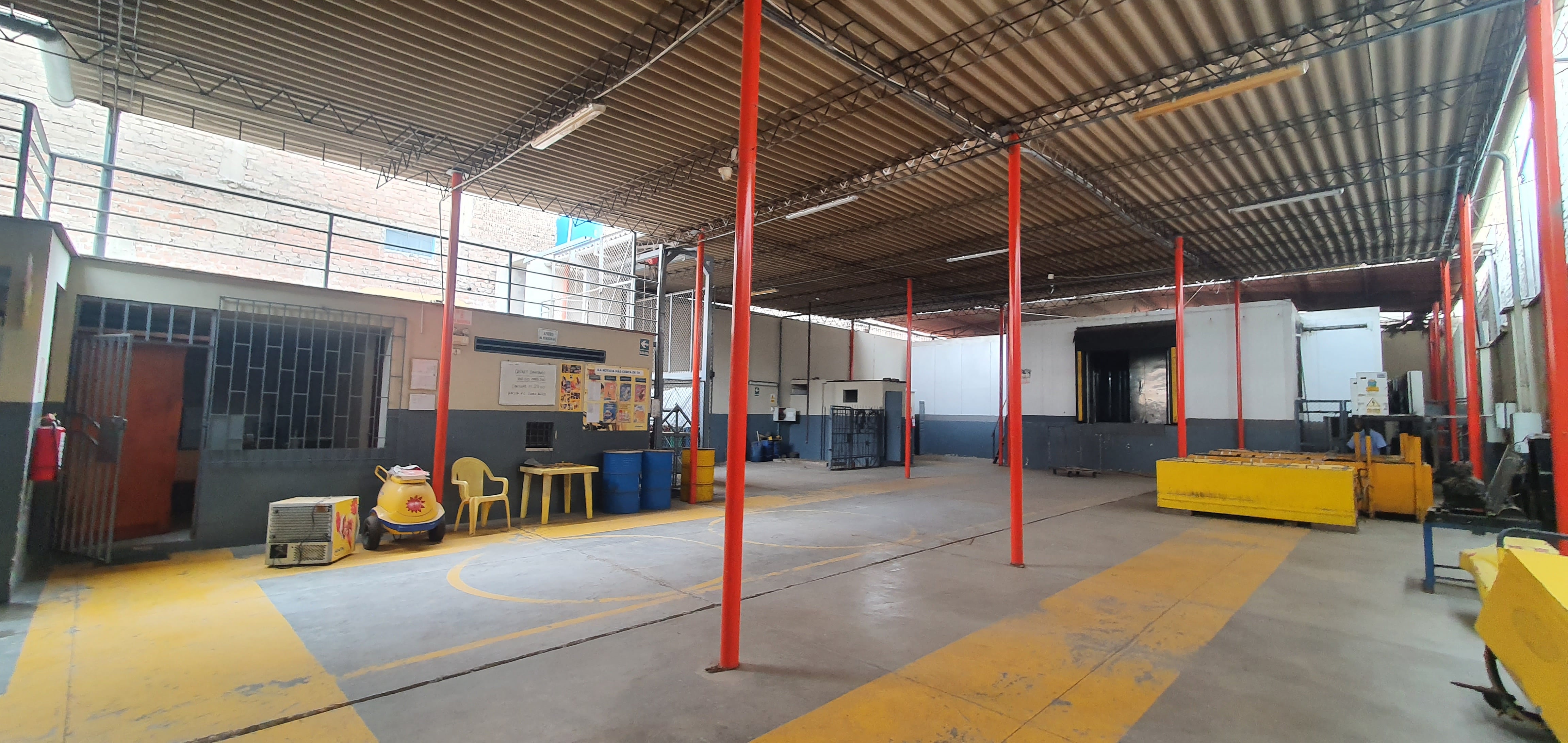Tremendo Local para Almacenes muy cerca al Mercado La Unión