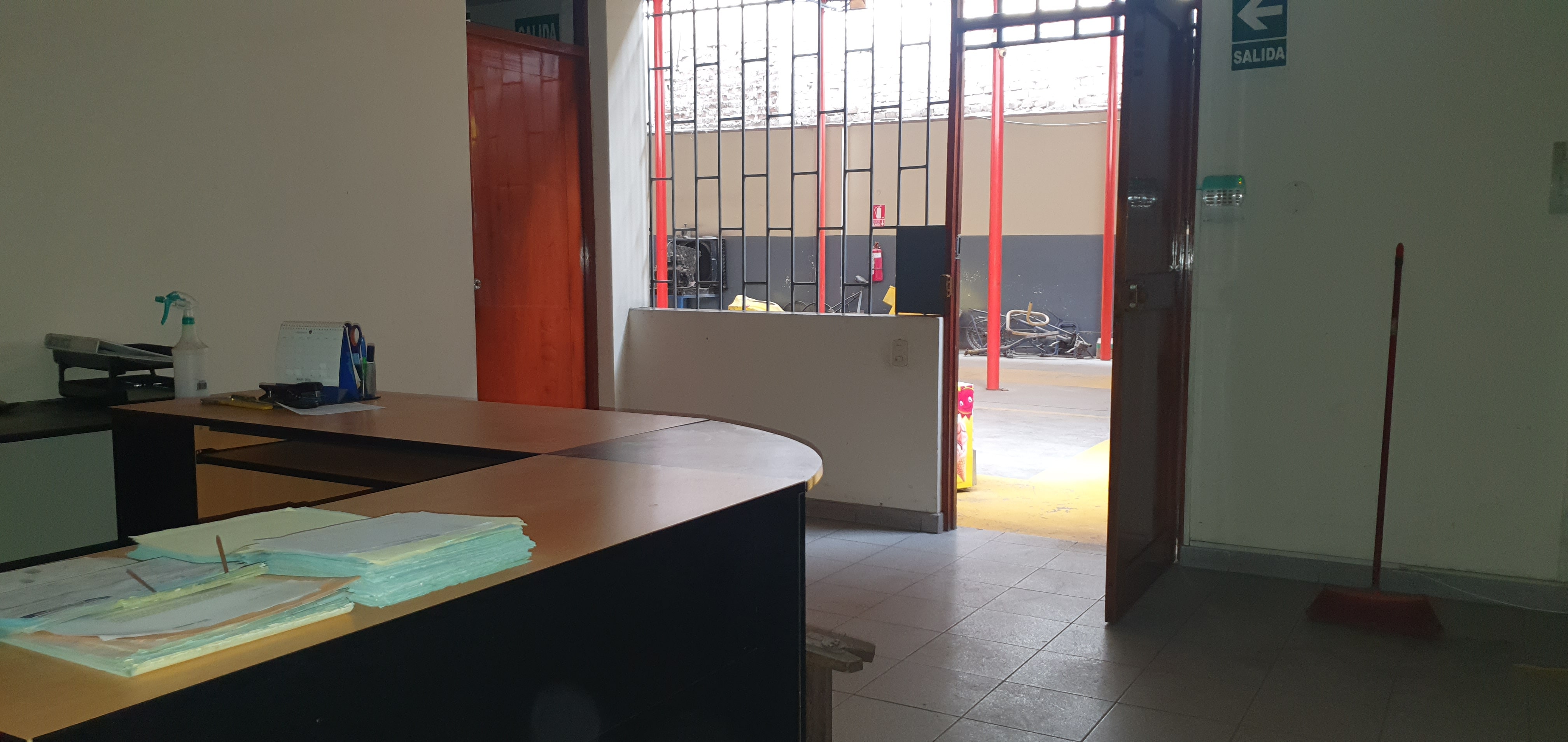 Tremendo Local para Almacenes muy cerca al Mercado La Unión