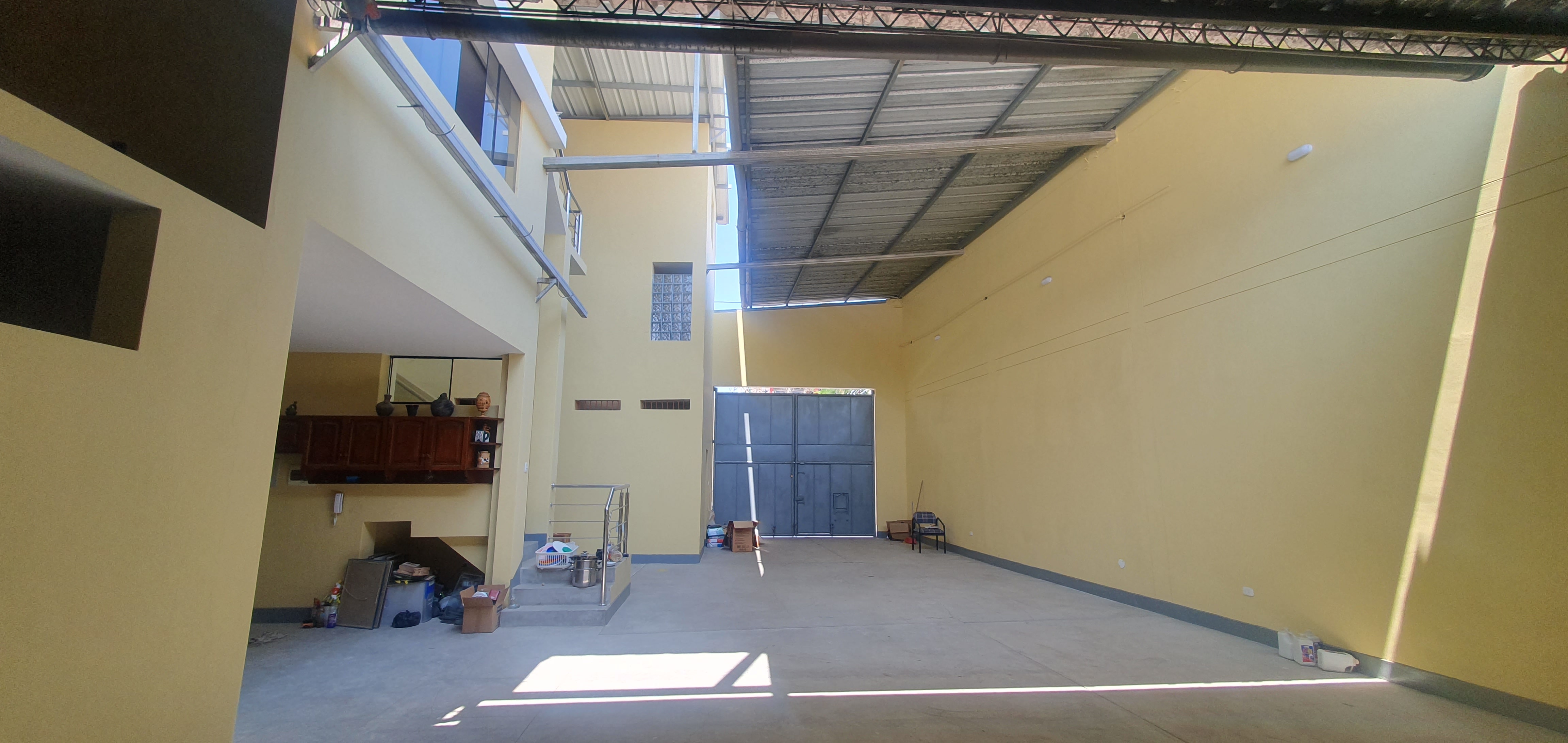 Local Comercial de Estreno con 10 Habitaciones:¡Oportunidad Única!