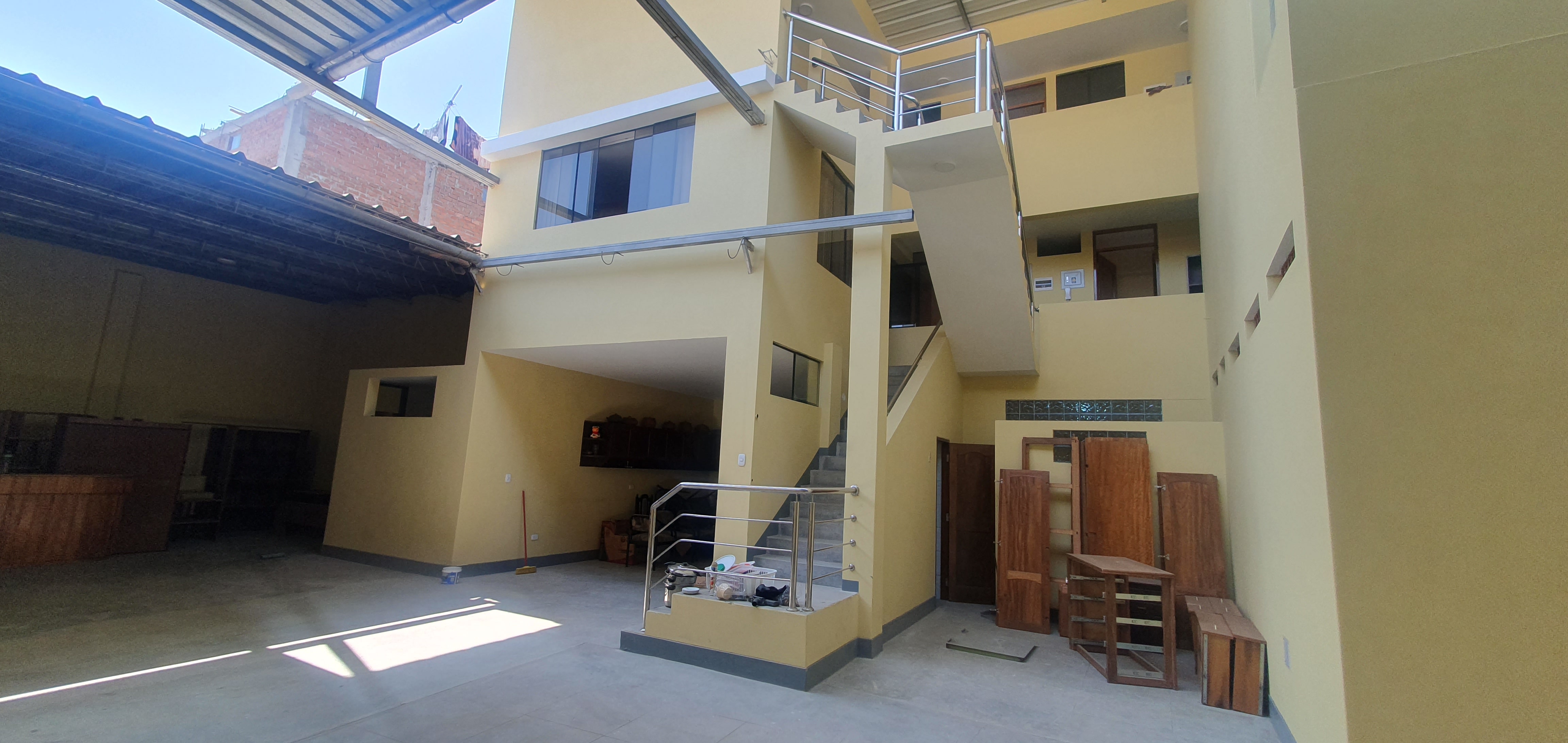 Local Comercial de Estreno con 10 Habitaciones:¡Oportunidad Única!