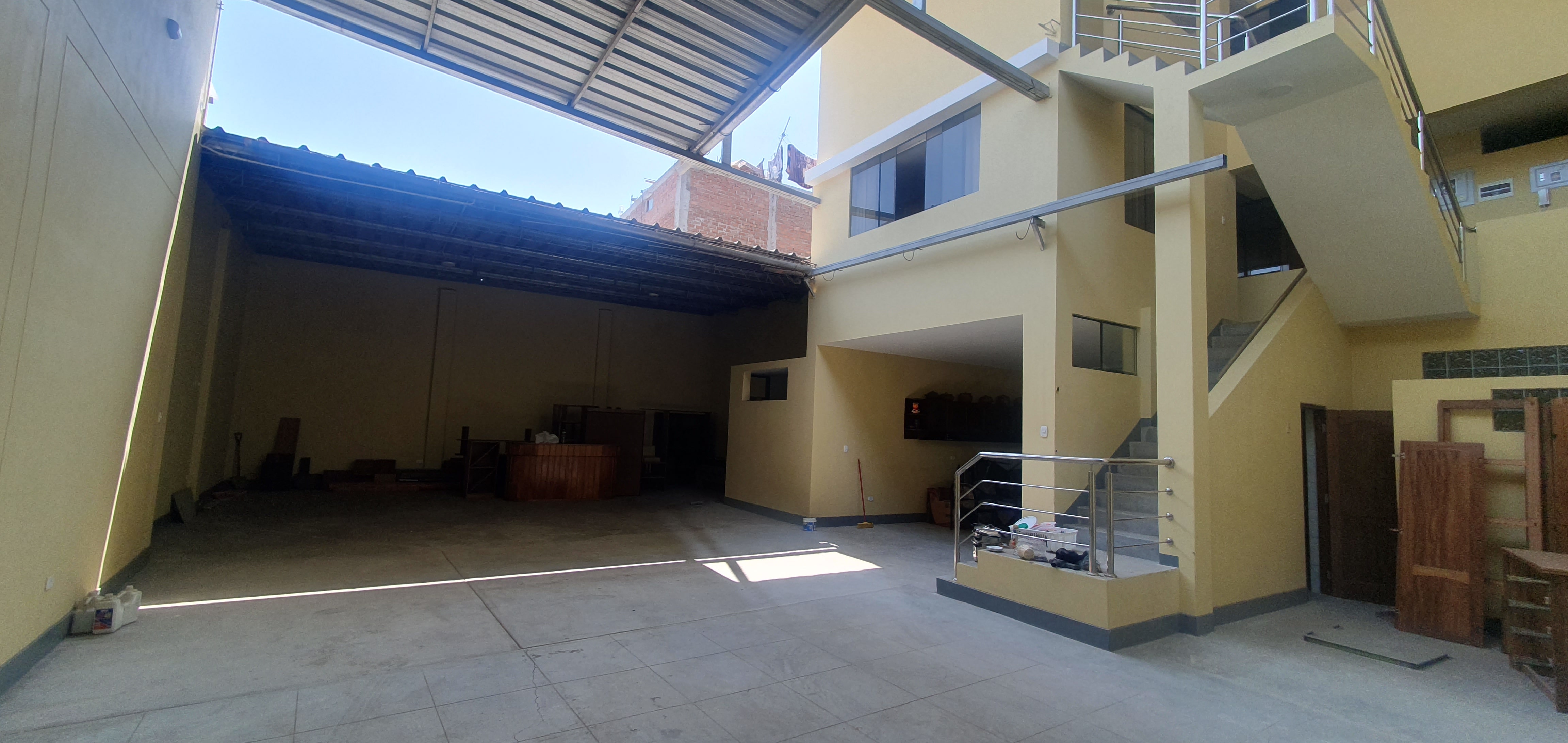 Local Comercial de Estreno con 10 Habitaciones:¡Oportunidad Única!