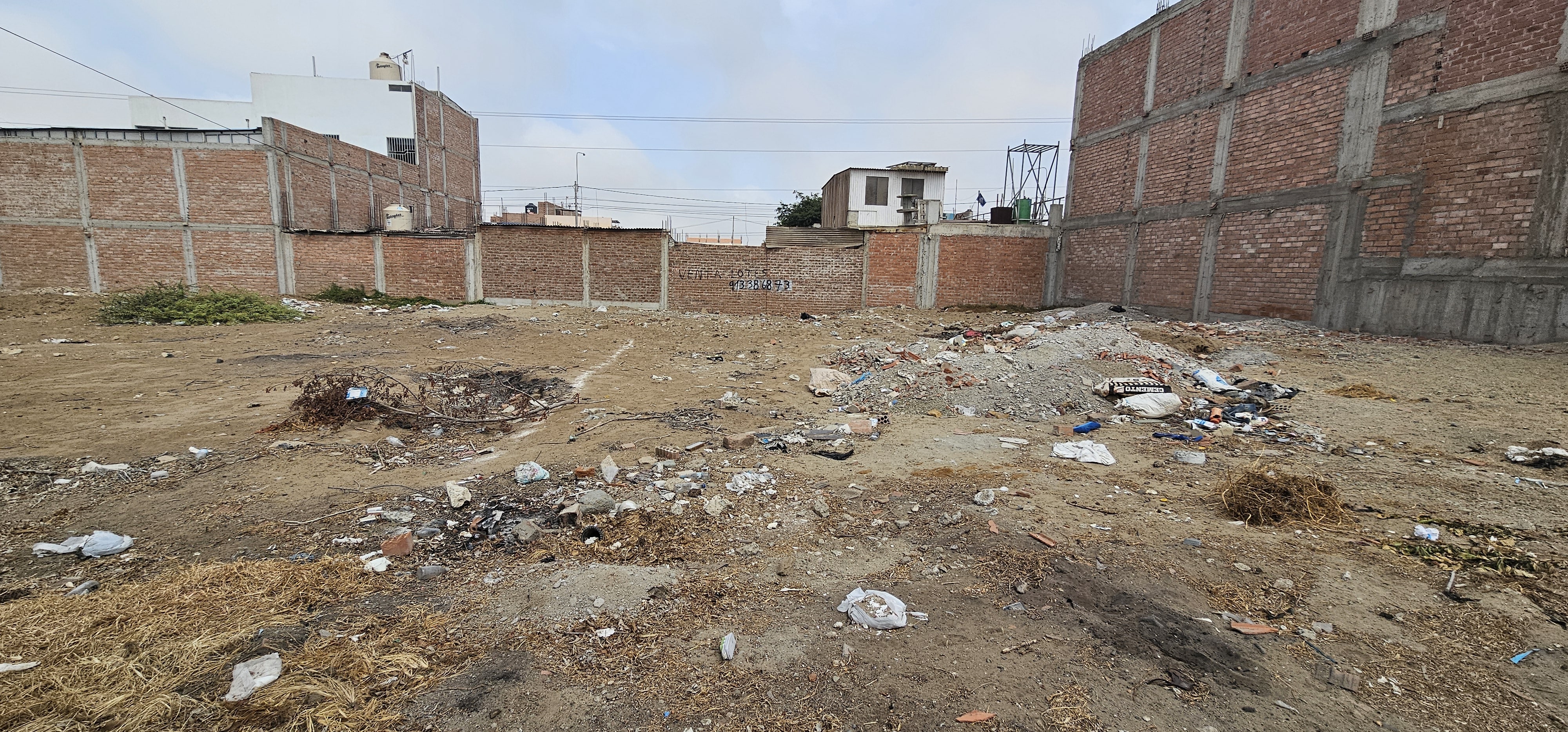 Magníficos Terrenos Frente a Parque