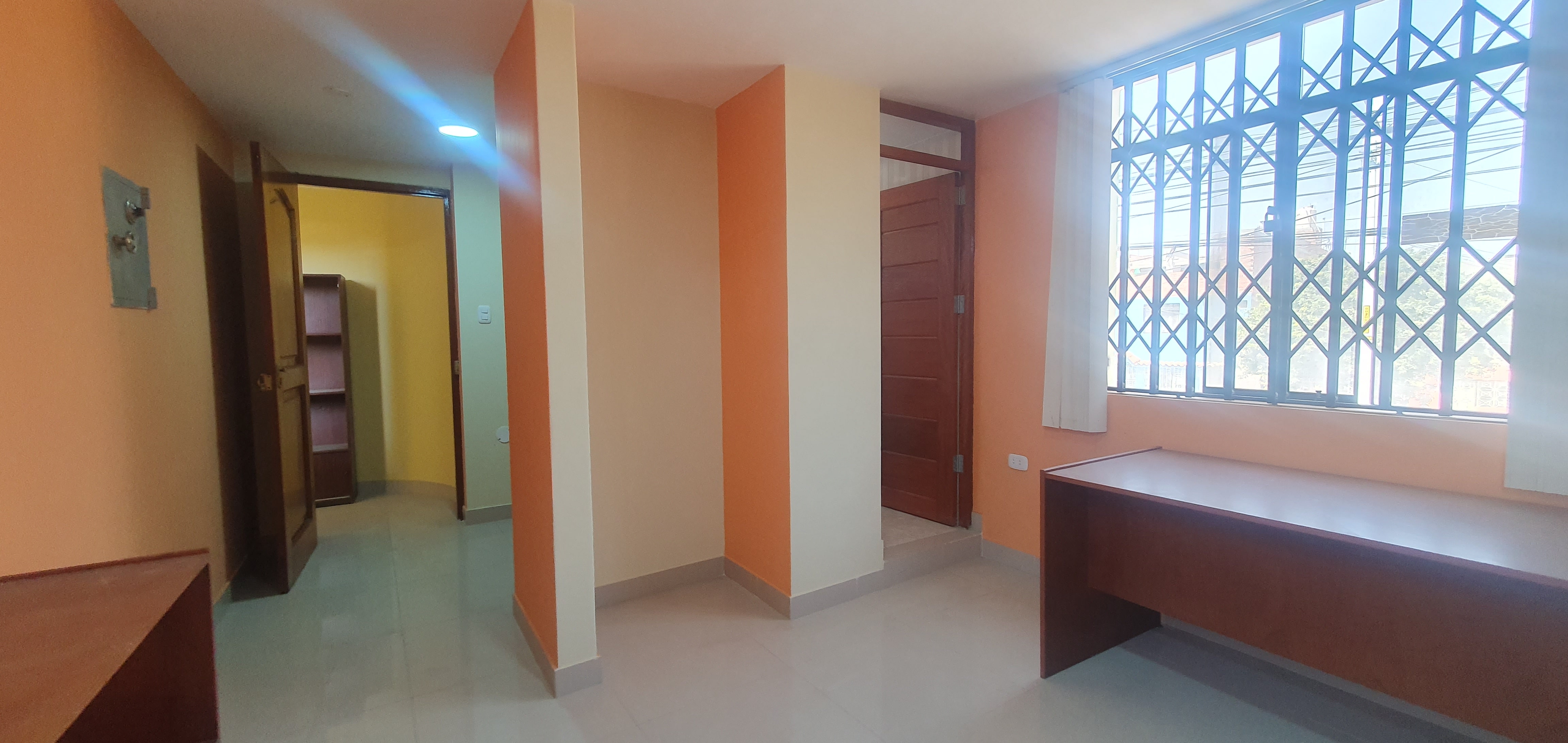Local Comercial de Estreno con 10 Habitaciones:¡Oportunidad Única!