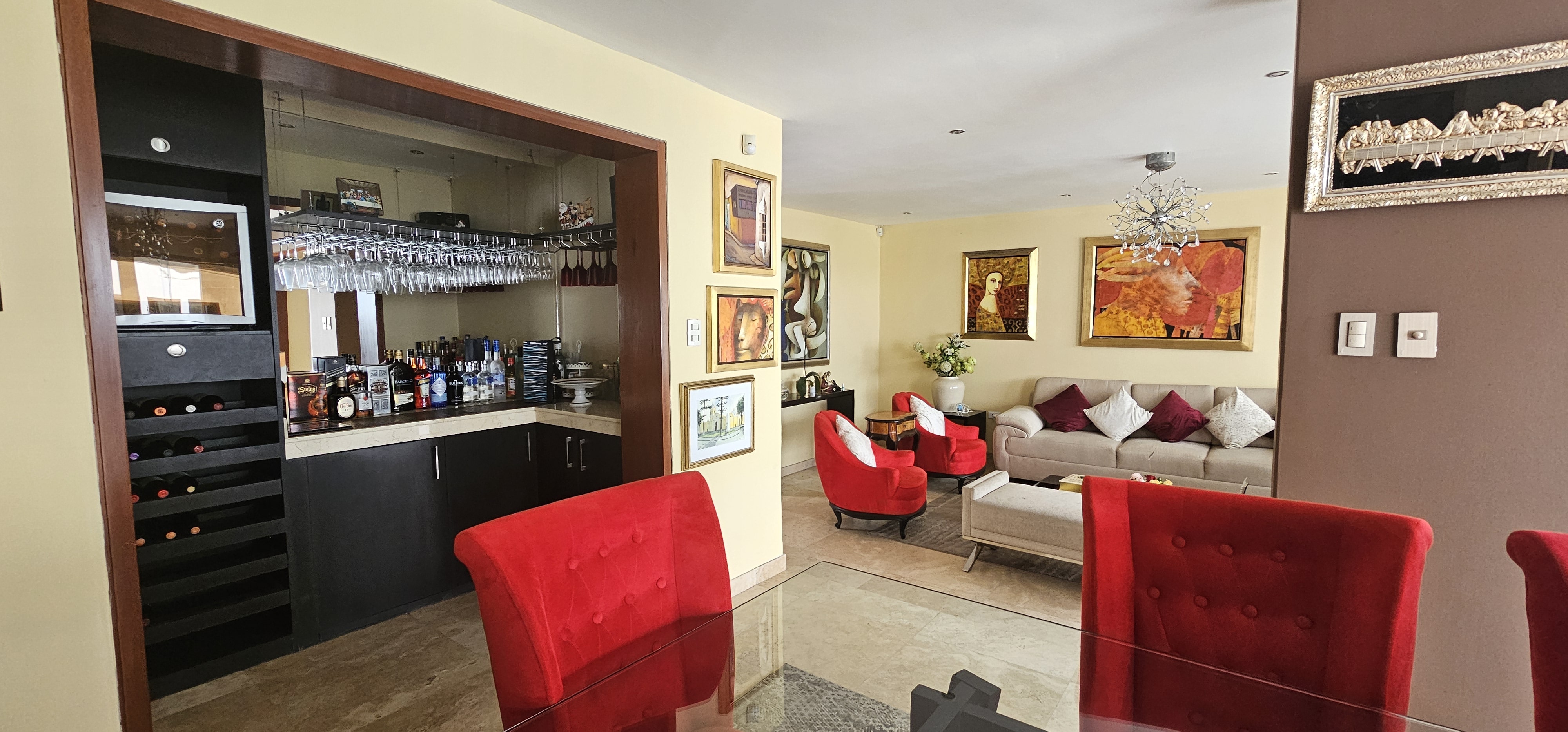 Tu Casa Exclusiva en la Mejor Zona