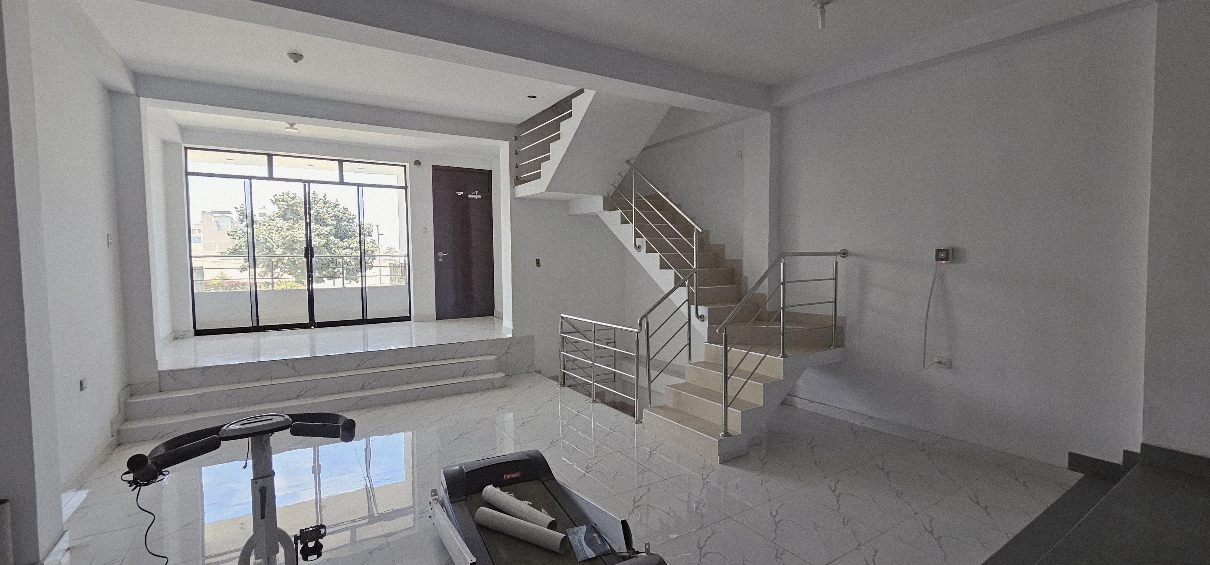 Casa de Estreno con Piscina y Terraza en Trujillo - Vive el Placer de lo Exclusivo