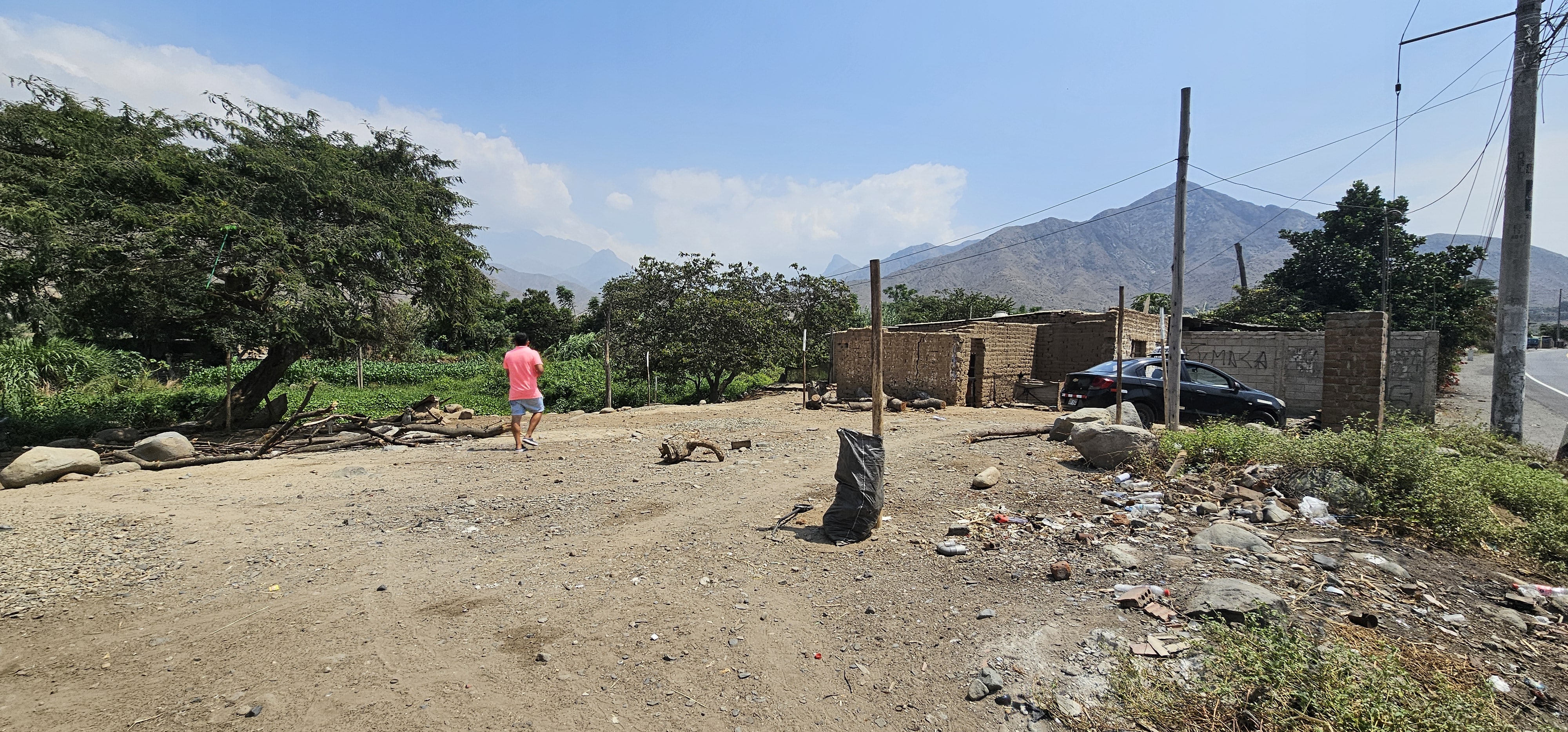 Terreno Frente a Carretera y con Agua Propia