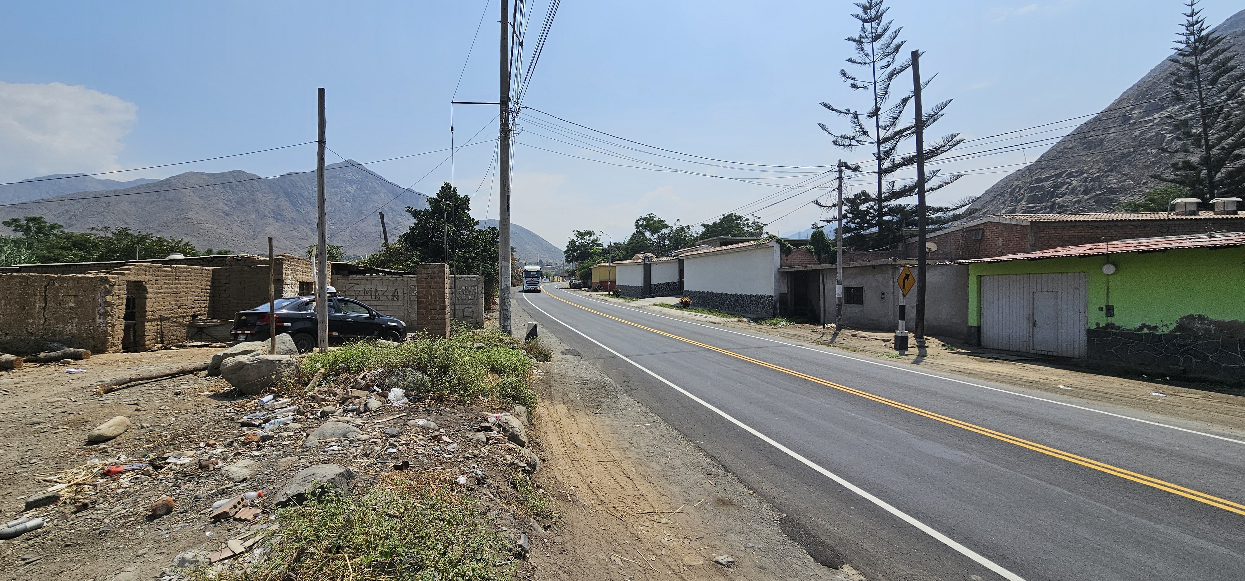 Terreno Frente a Carretera y con Agua Propia