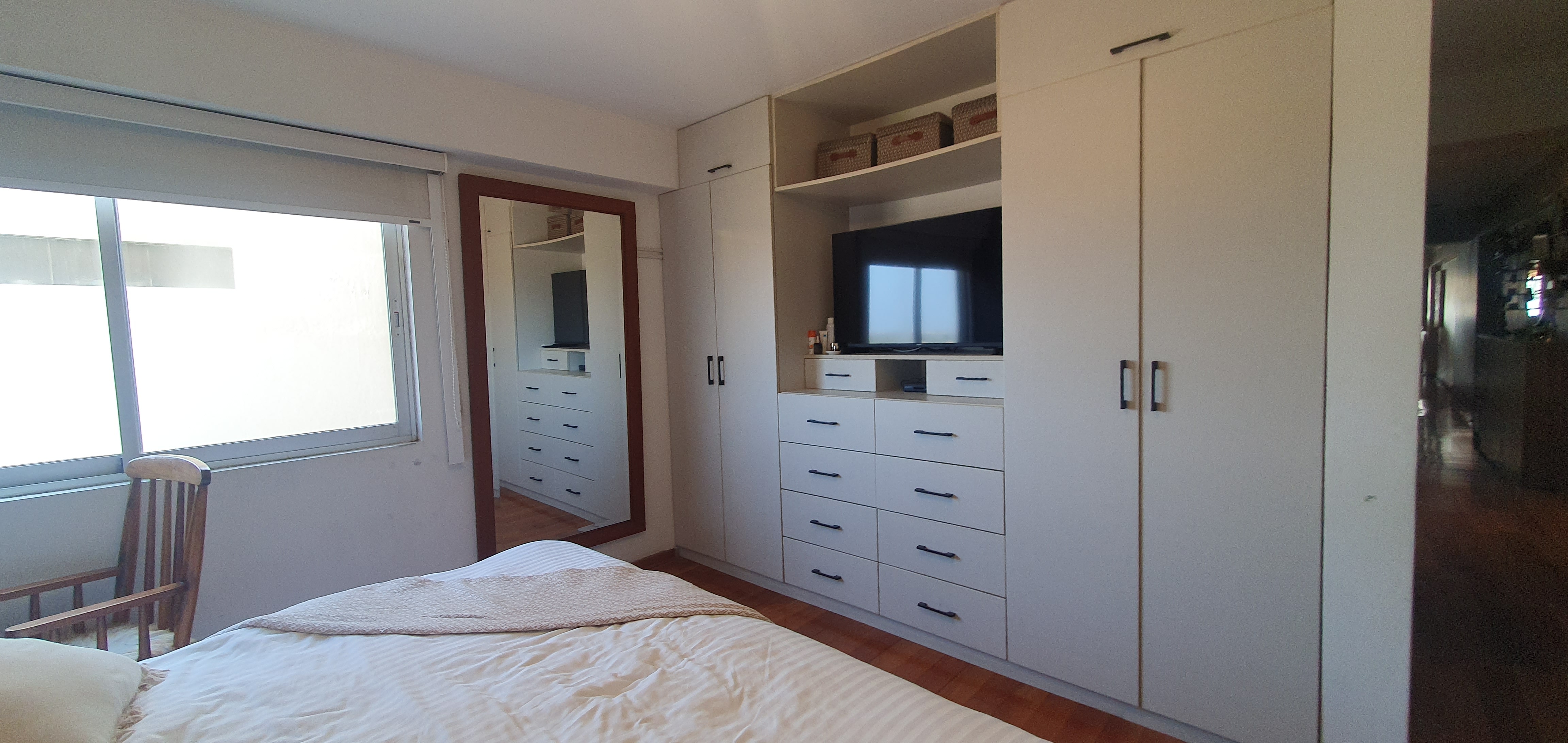 Dúplex de Primera Clase: Hogar, Comodidad y Estilo
