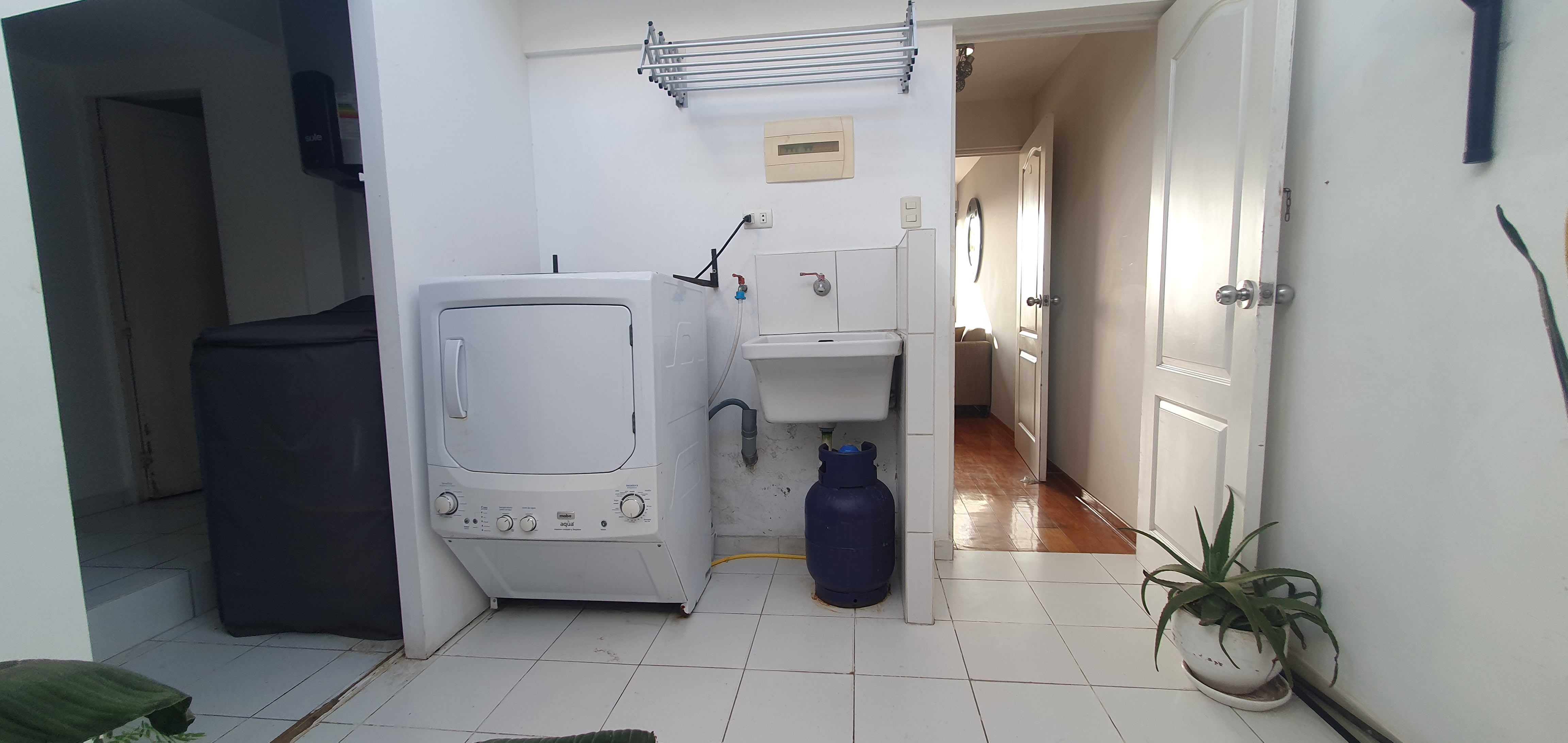 Dúplex de Primera Clase: Hogar, Comodidad y Estilo