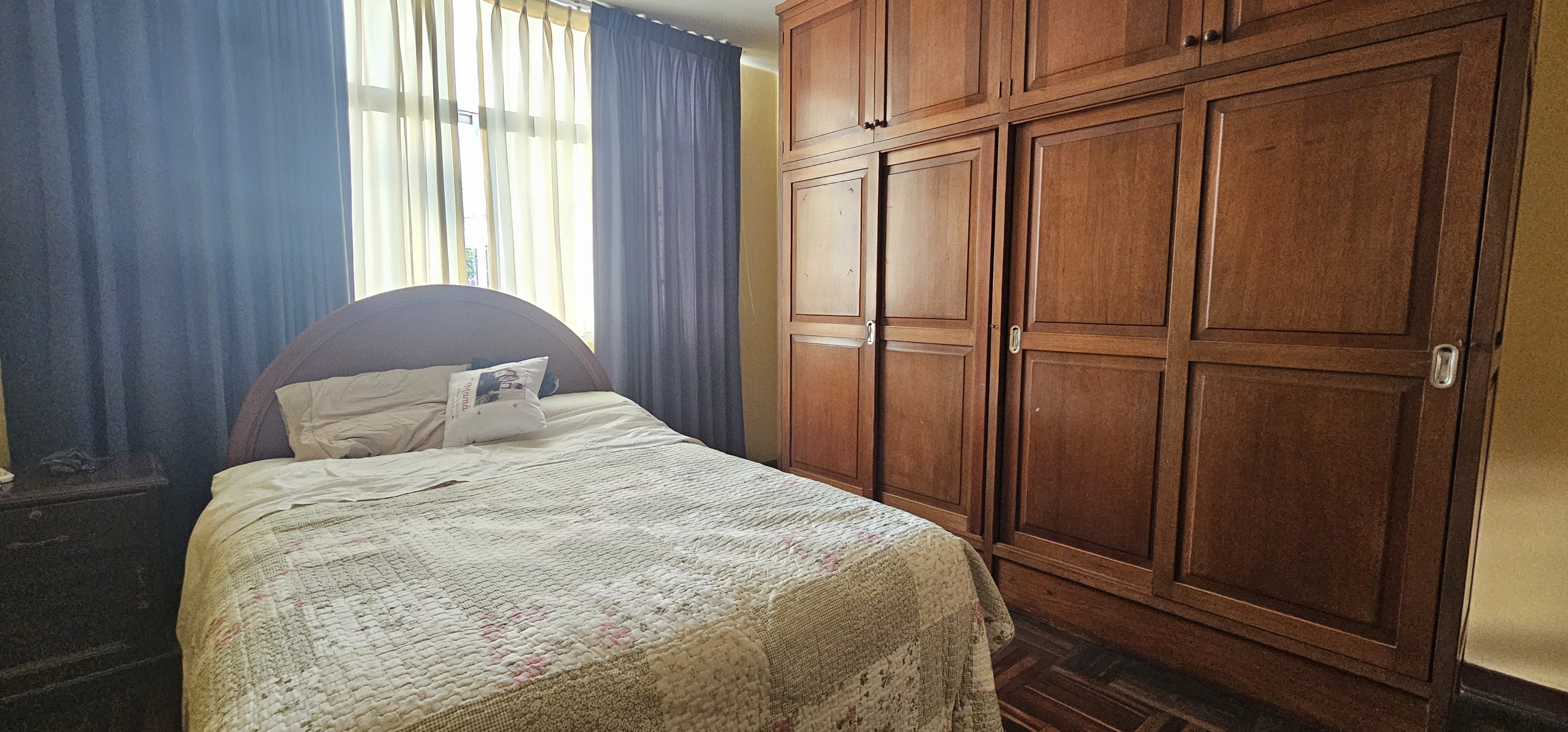Casa en Av.Larco Cerca a Registros Públicos