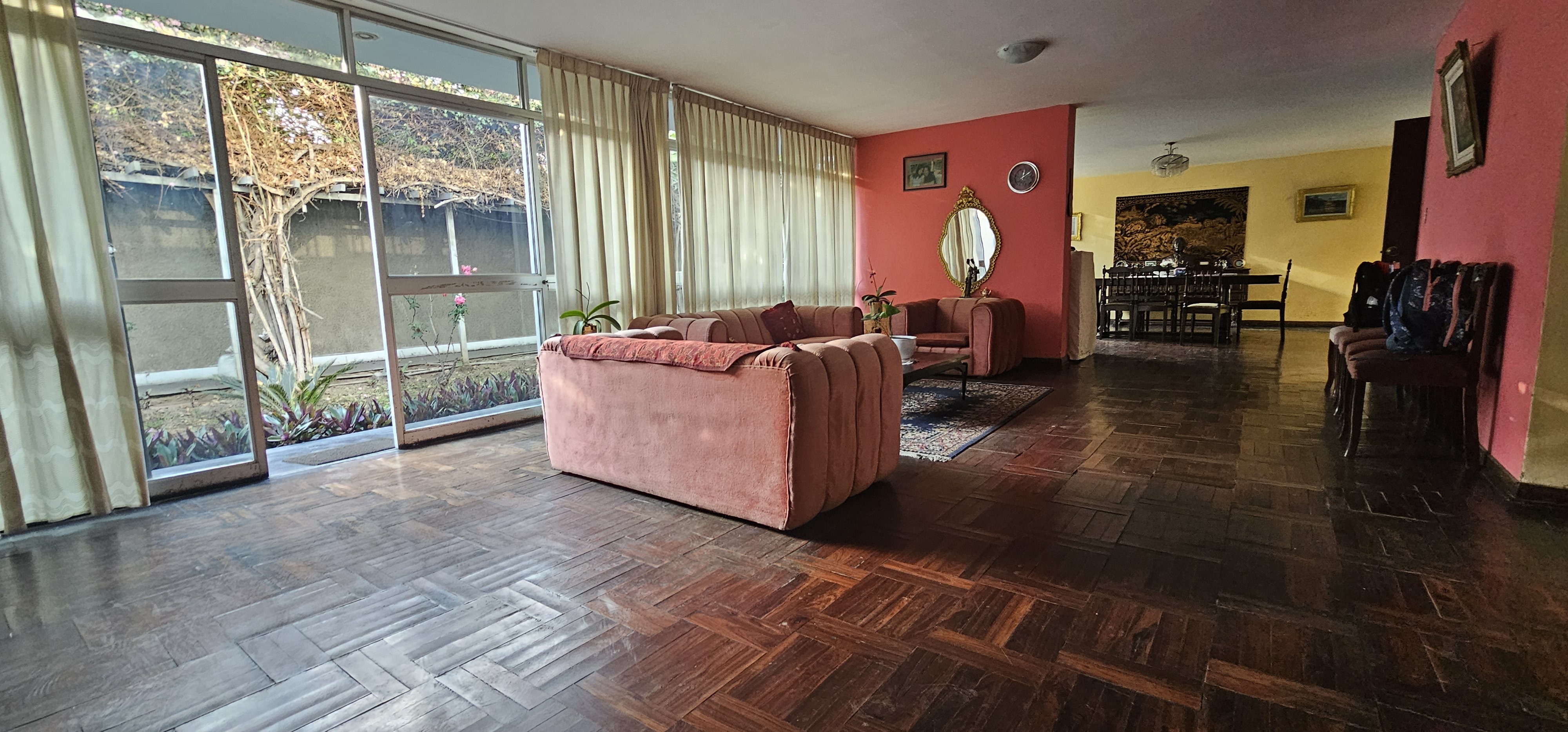 Casa en Av.Larco Cerca a Registros Públicos