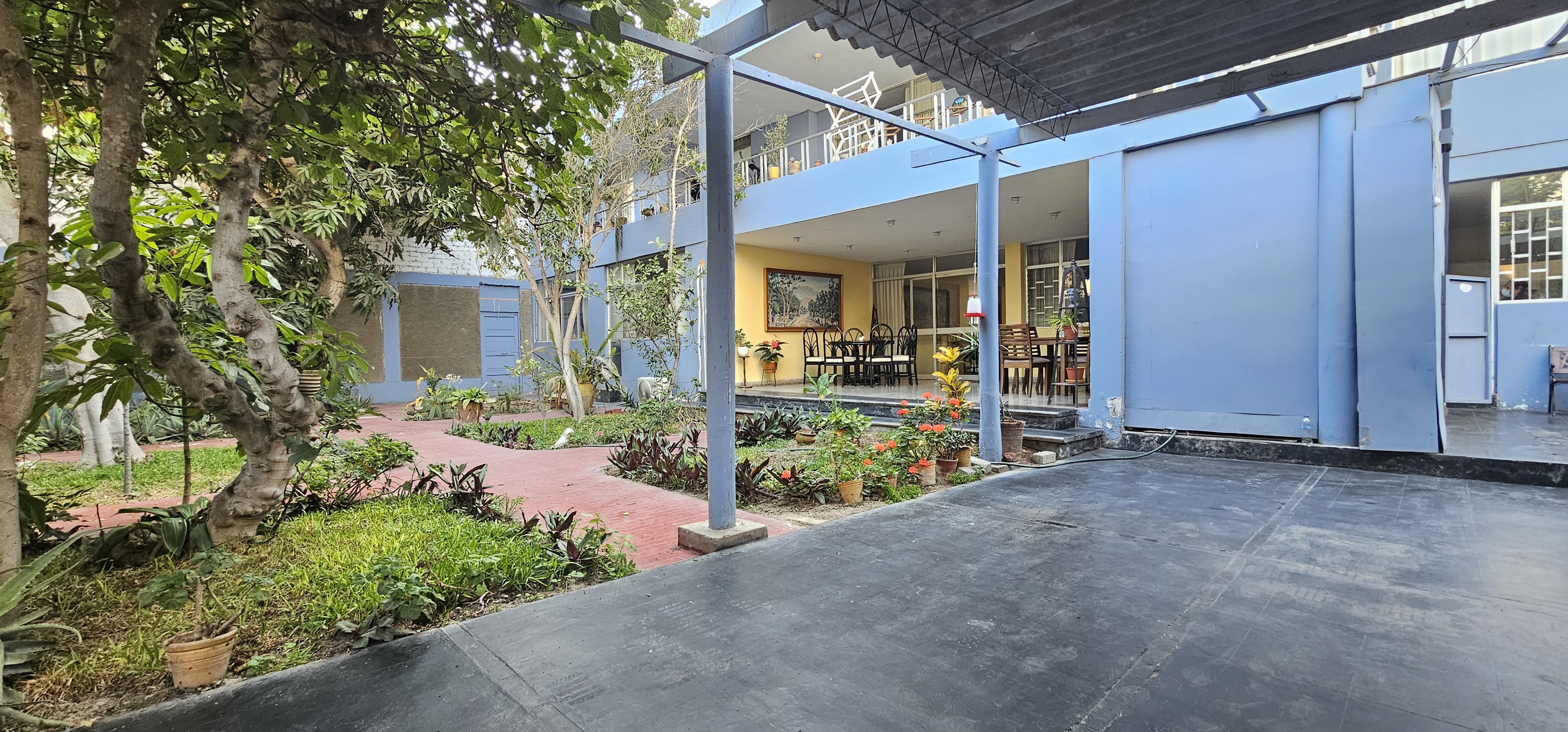 Casa en Av.Larco Cerca a Registros Públicos